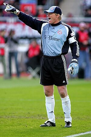 <b><i>Oliver Kahn holt sich den Spieltagsieg (Foto Firo)</i></b>