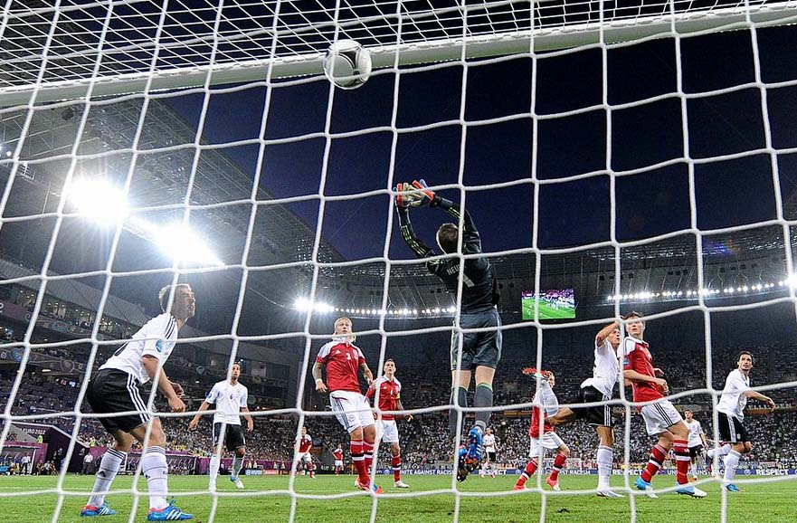 ist manuel neuer der beste torwart der welt ist manuel neuer der beste torwart der welt