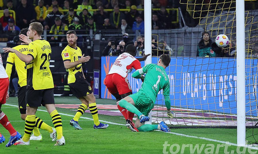 Crisp Juventus 4-4 Borussia Dortmund: Lloyd Kelly Goal Rescues Draw For Old Lady Landscape Illustration Crisp Juventus 4-4 Borussia Dortmund: Lloyd Kelly Goal Rescues Draw For Old Lady Landscape Illustration