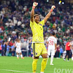 Begehrter WM-Keeper: Steht Zion Suzuki vor dem nächsten Karriereschritt?