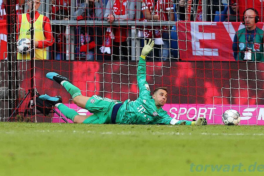 5 Spieltag Bundesliga Saison 2019 2020 Fc Bayern Munchen 1 Fc Koln Torhuter Manuel Neuer Und Timo Horn Adidas Und Puma Torwartanalysen Fotostrecken Und Statistiken Fc Bayern Munchen 1 Fc Koln 4 0
