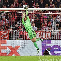Raya und Neuer glänzen im Topspiel, Courtois hält Real auf Kurs