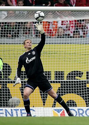 <div class=bu>Sieg für Manuel Neuer am 34. Spieltag (Foto Firo)</div>