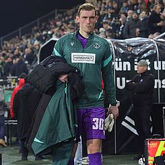 Torwart-Wirbel bei Hannover 96: Weinkauf verdrängt Neuzugang Loretz